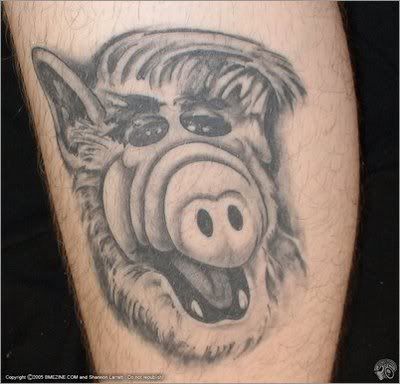 sitios de tatuajes. La primer foto que tenemos aqui es de un tatuaje de alf caricaturesco.
