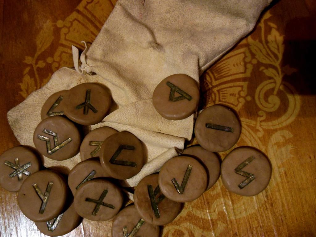 runes01web_zpsfcf9adc1.jpg