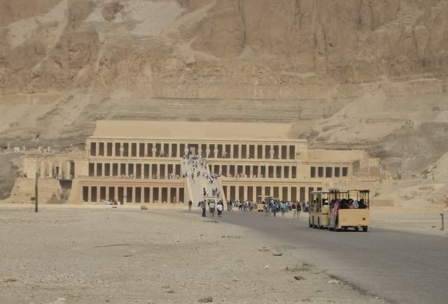 1tempioHatchepsut.jpg