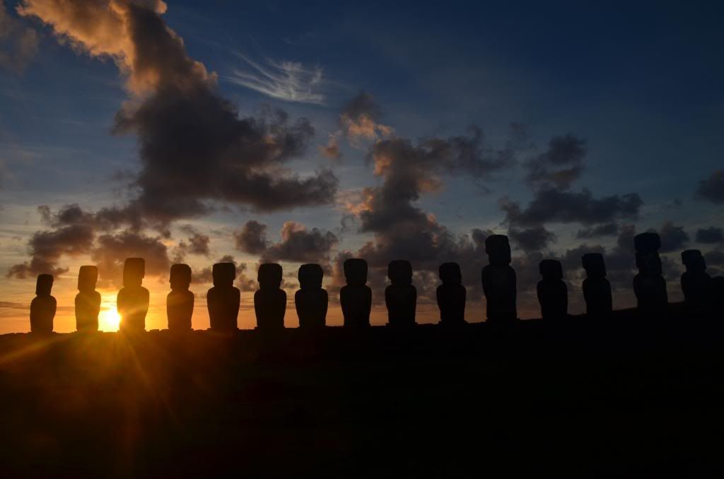 Amanecer en Ahu Tongariki y despedida de la isla - Crónica de un viaje inolvidable a Rapa Nui (3)