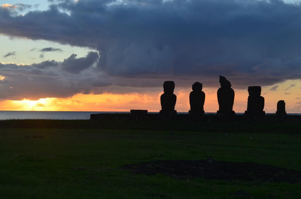 Amanecer en Ahu Tongariki y despedida de la isla - Crónica de un viaje inolvidable a Rapa Nui (9)