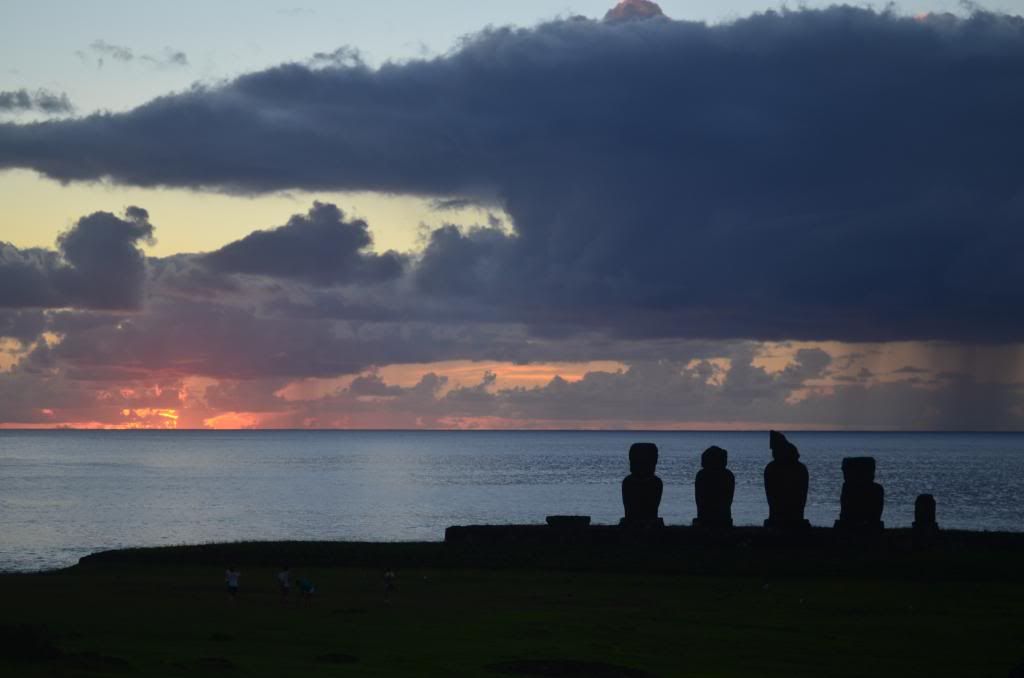 Amanecer en Ahu Tongariki y despedida de la isla - Crónica de un viaje inolvidable a Rapa Nui (12)