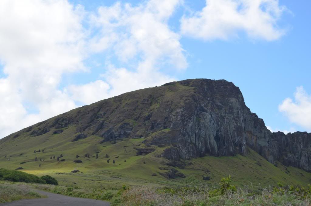Cueva de Ana Kai Tangata y la visita más esperada: Rano Raraku - Crónica de un viaje inolvidable a Rapa Nui (8)
