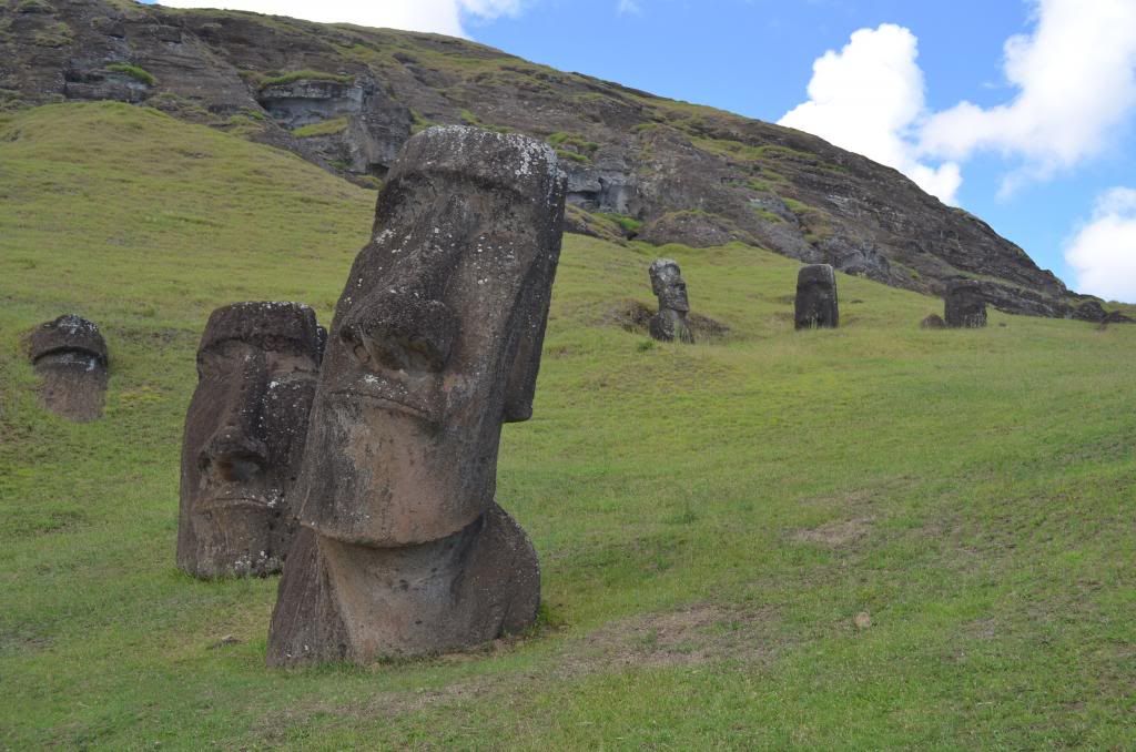 Cueva de Ana Kai Tangata y la visita más esperada: Rano Raraku - Crónica de un viaje inolvidable a Rapa Nui (11)