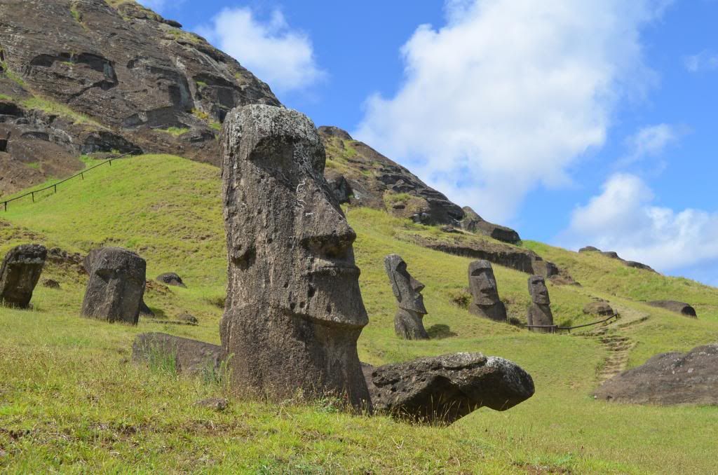 Cueva de Ana Kai Tangata y la visita más esperada: Rano Raraku - Crónica de un viaje inolvidable a Rapa Nui (13)