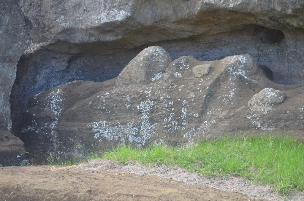 Cueva de Ana Kai Tangata y la visita más esperada: Rano Raraku - Crónica de un viaje inolvidable a Rapa Nui (15)