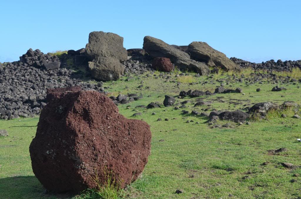 Cueva de Ana Kai Tangata y la visita más esperada: Rano Raraku - Crónica de un viaje inolvidable a Rapa Nui (28)