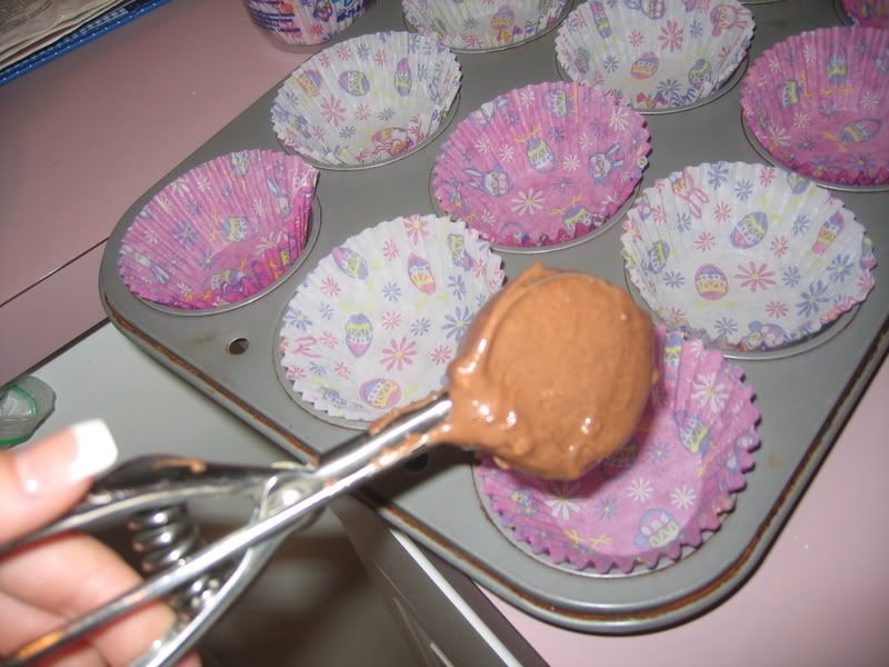 Place the cake mix into the muffin tin.
