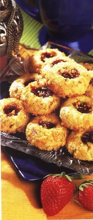 Riezanie's Recipe Collections: BISKUT CORNFLAKES THUMBPRINTS