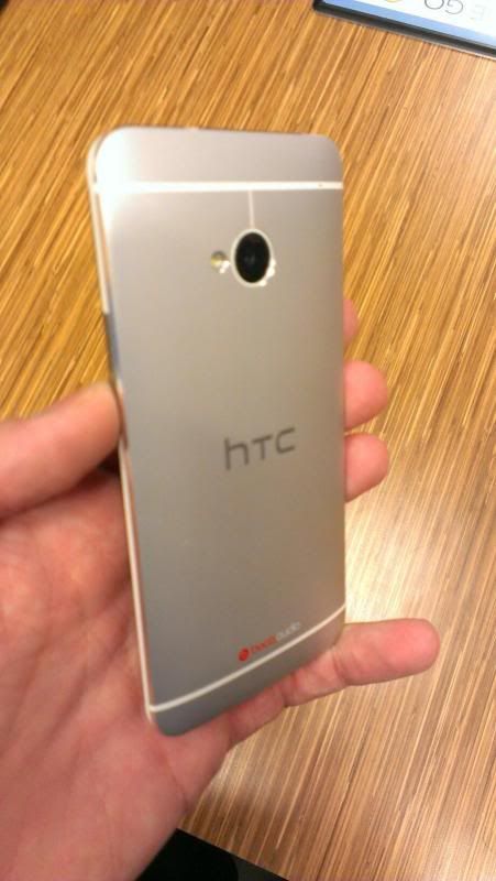 htcone_zps4134d742.jpg